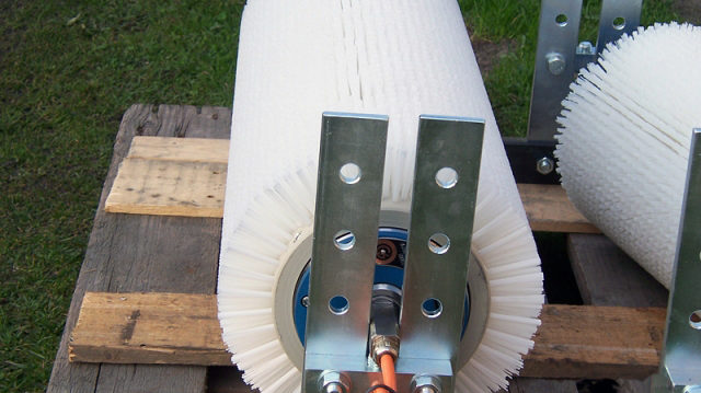 Szczotka oczyszczająca taśmę