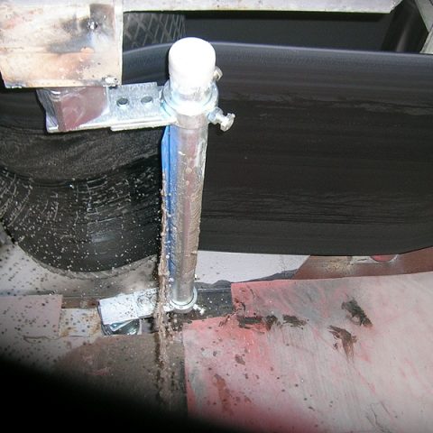 Zgarniacz Podtaśmowy