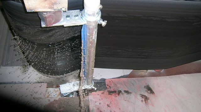 Zgarniacz Podtaśmowy